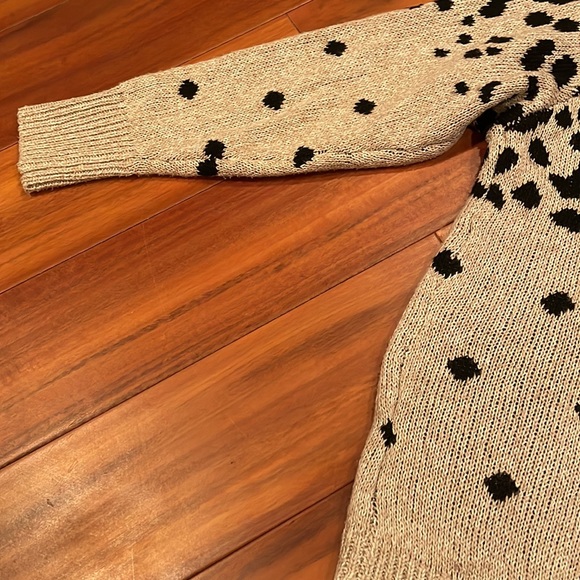 JOHN JENN SPOTTED V NECK SWEATER - Picture 10 of 12